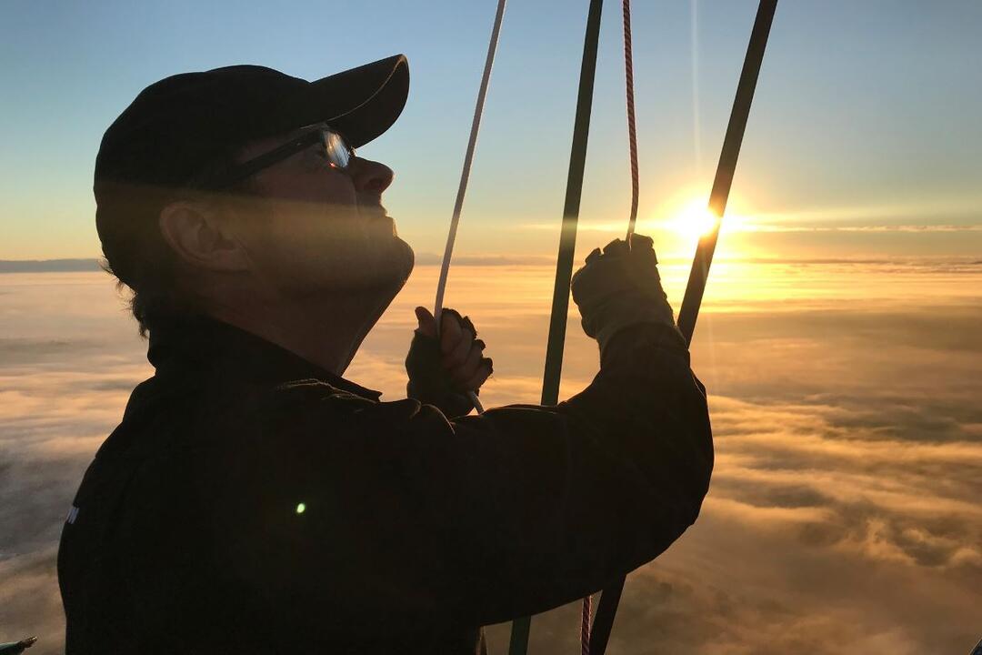 Weekday Balloon Flight, Breakfast and Transfers - Gift Voucher or Instant Booking - Northam WA