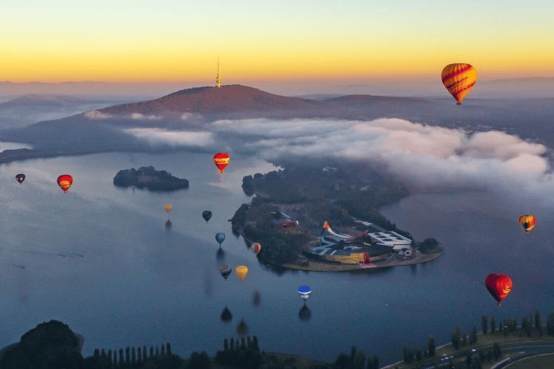 Weekend Canberra Balloon Flight, with Breakfast Gift Voucher - Canberra ACT