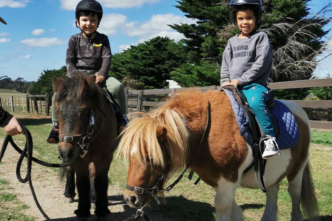Besties Pony Ride, 30 Minutes Gift Voucher - Oaklands Junction VIC