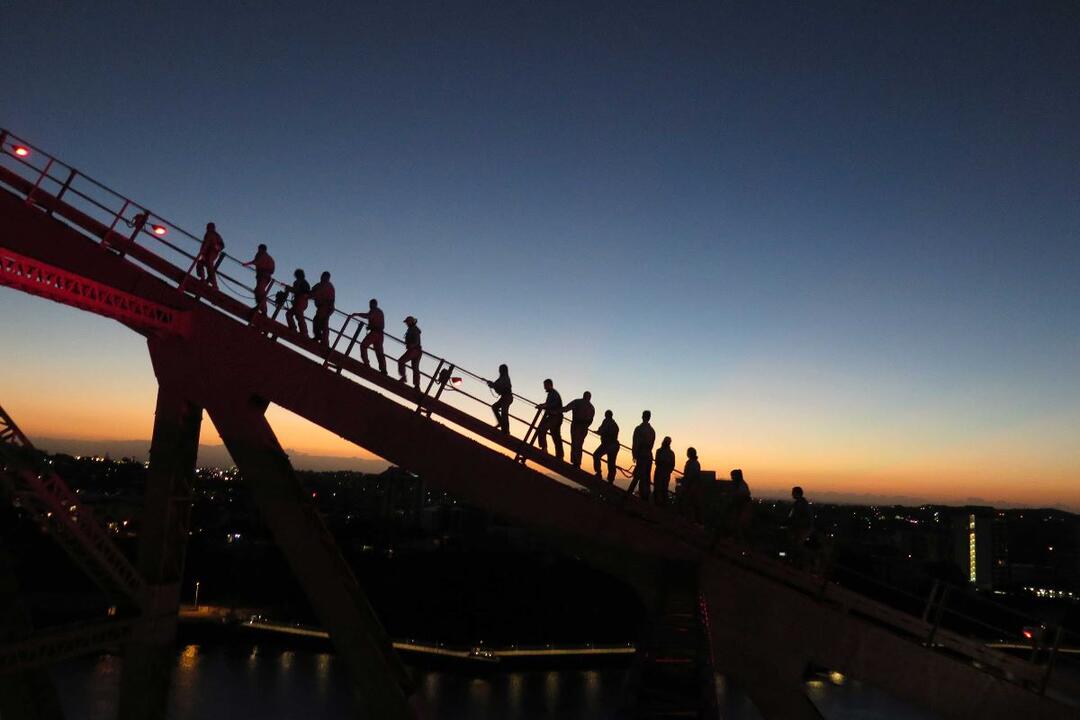 Climb the Story Bridge at Dawn, Child - Gift Voucher or Instant Booking - Brisbane QLD