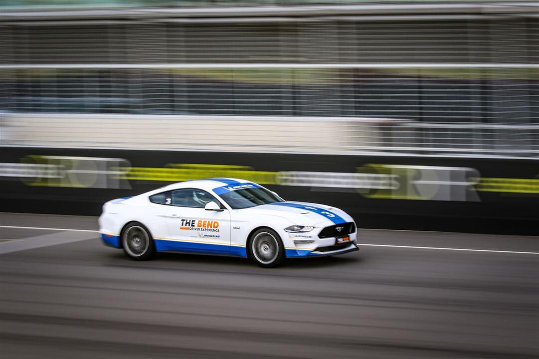 Drive Experience V8 Mustang, 5 Laps Instant Booking - Tailem Bend SA