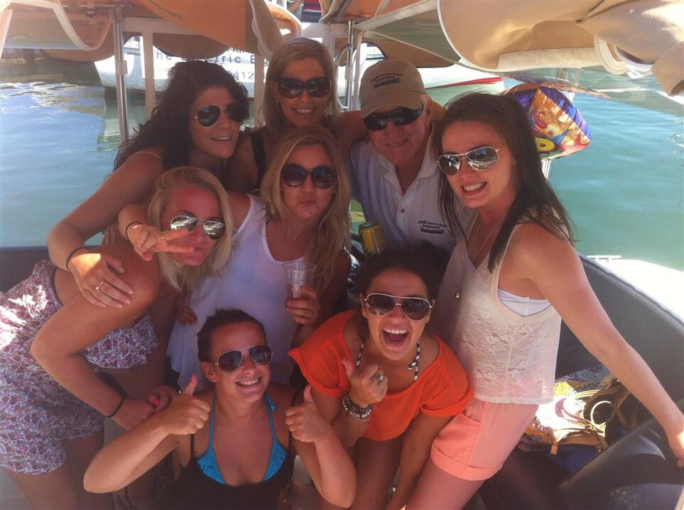 Snug Classic Private Skippered Cruise Instant Booking - Gold Coast Broadwater QLD
