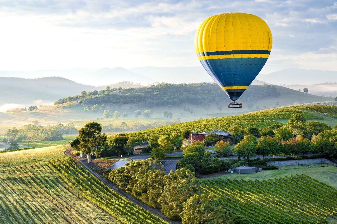 Hot Air Ballooning the Yarra Valley with Breakfast Gift Voucher - Yarra Valley VIC
